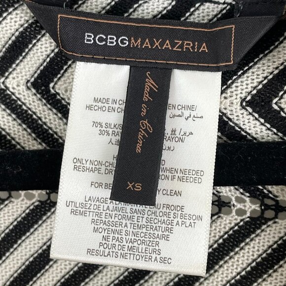 BCBGMAXAZRIA Womens XS Cardigan Wrap Shawl Silk Blend Chevron Scalloped Edge - Picture 8 of 10